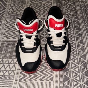 Puma Sneakers